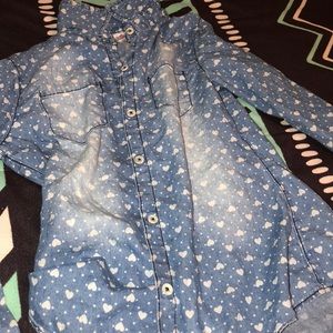 Long sleeve heart cute shirt good for fall.